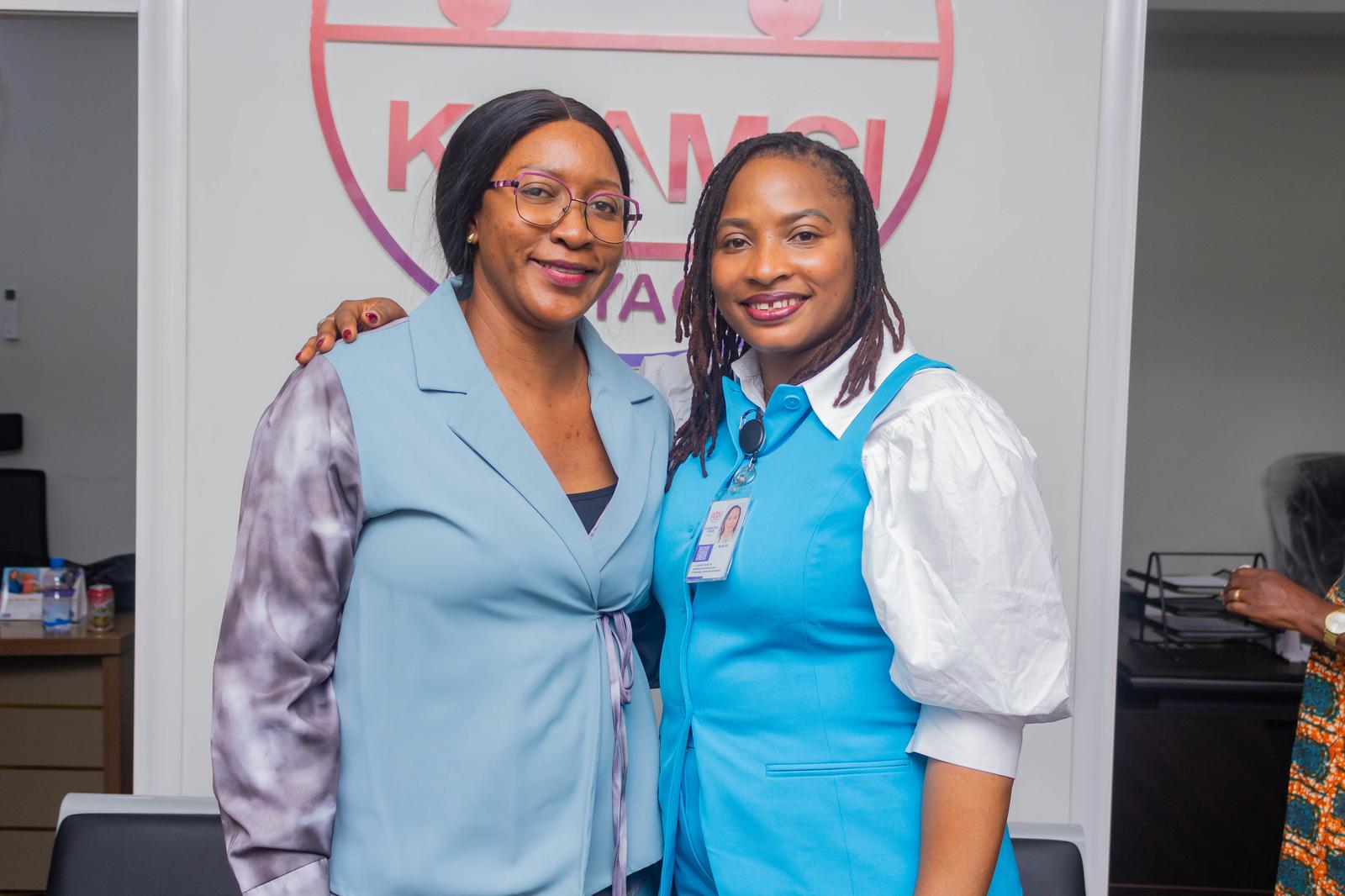 Échanges avec les clients lors de l'inauguration